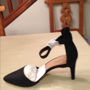 Ladies black heels